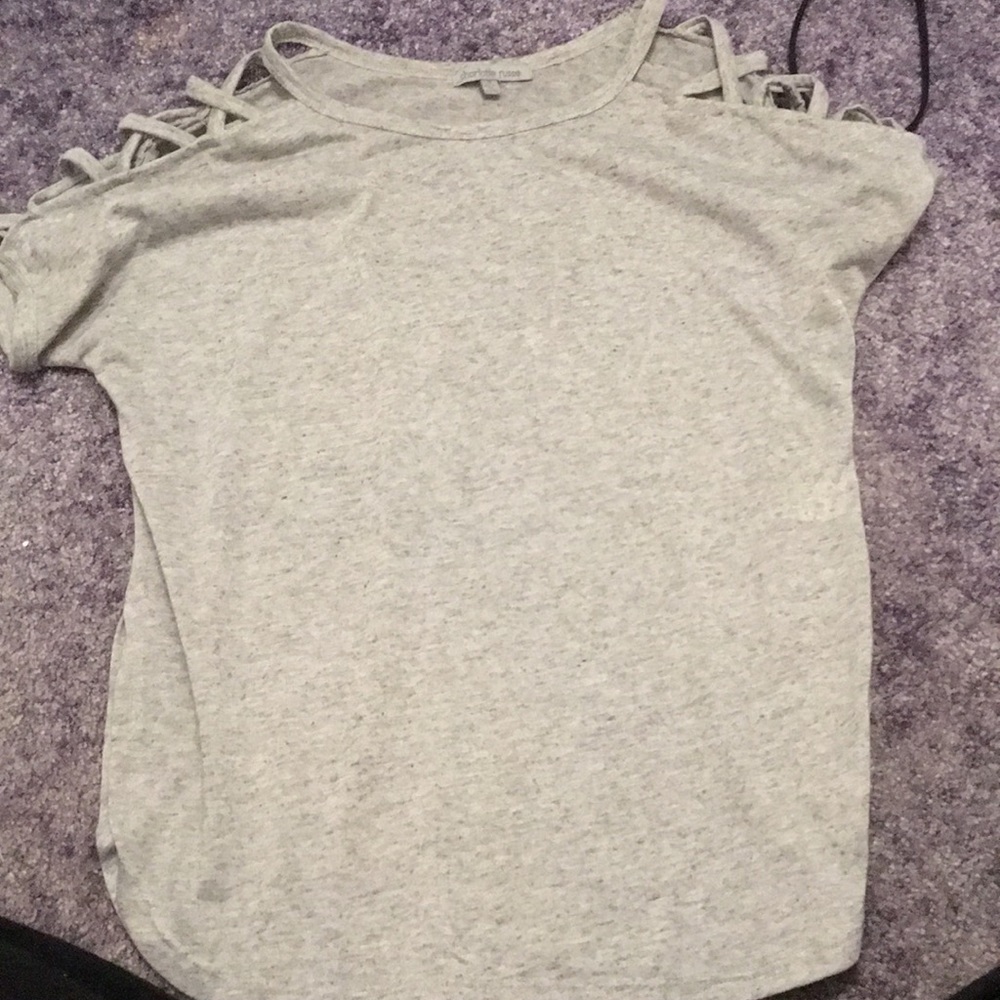 Short sleeve with sleeve cut outs
